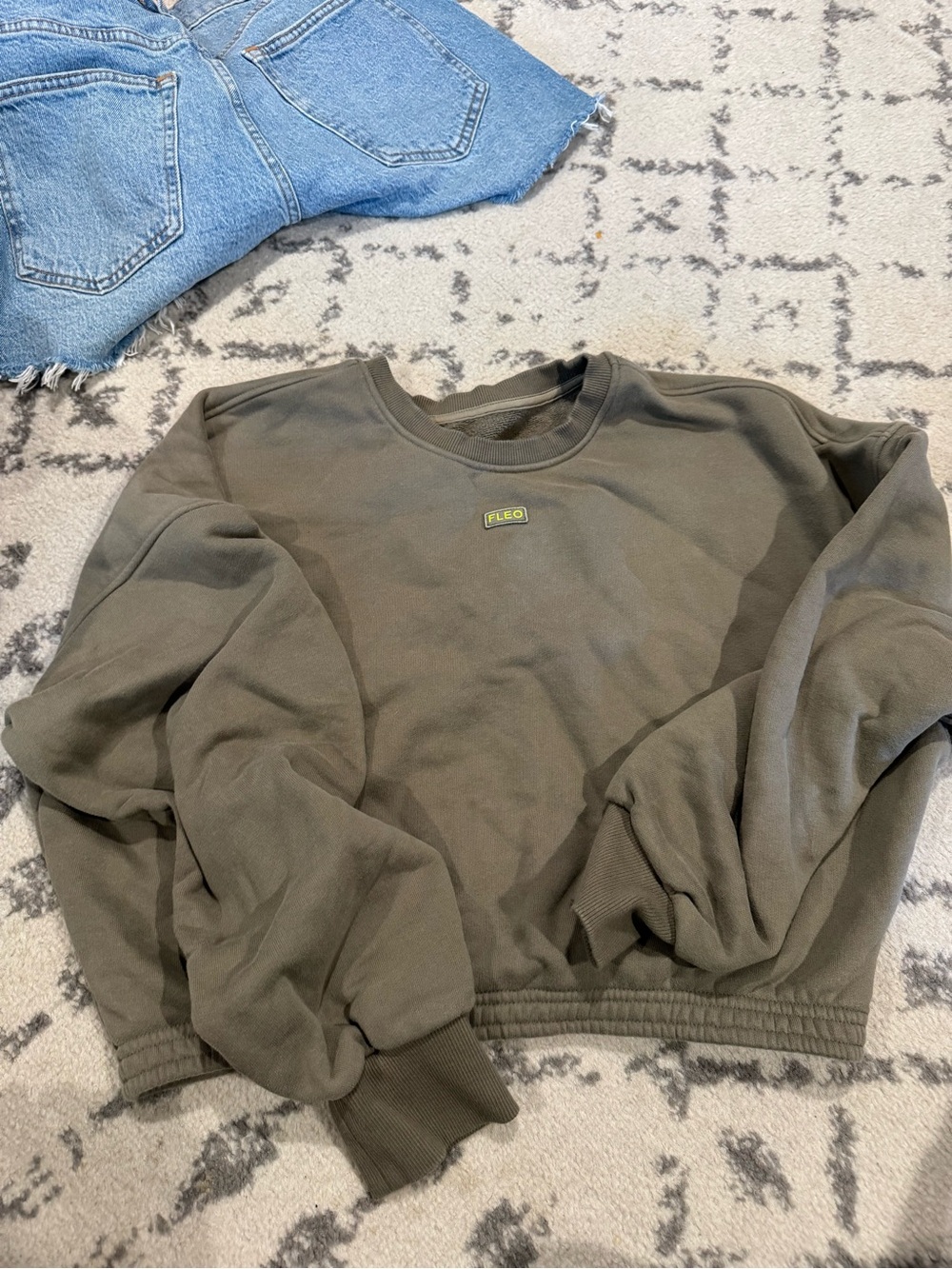 FLEO serene crop Crewneck Sweatshirt